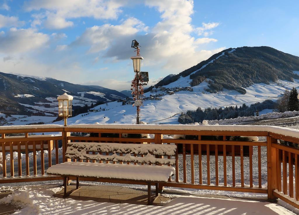 Hotel Schoene Aussicht Kartitsch Exterior photo